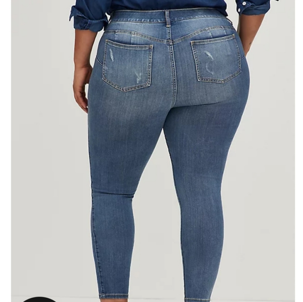 BOMBSHELL SKINNY PREMIUM STRETCH HIGH-RISE DESTRUCTED JEAN